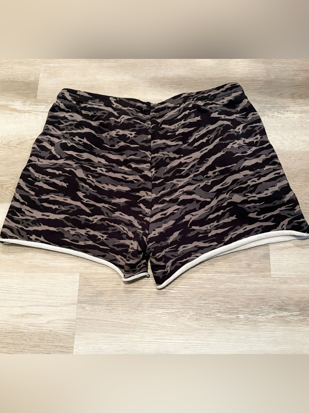 NWOT ETHIKA WOMENS FLEECE SHORTS - Picture 2 of 3